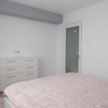 Apartament Tanya Appartement Targoviste Buitenkant foto